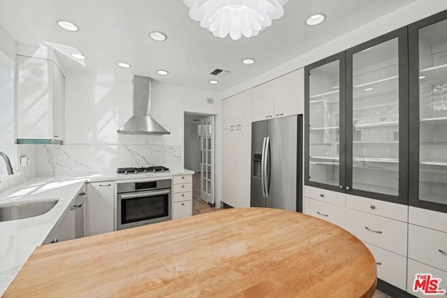 10543 Almayo Avenue, Los Angeles, CA 90064