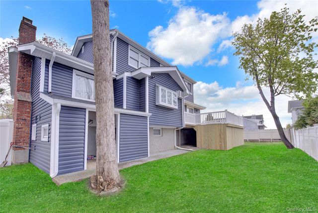 9 Sea Wall Lane, Bayville, NY 11709