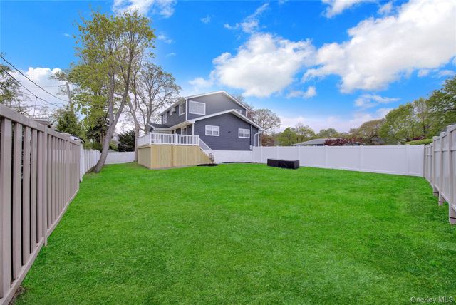 9 Sea Wall Lane, Bayville, NY 11709