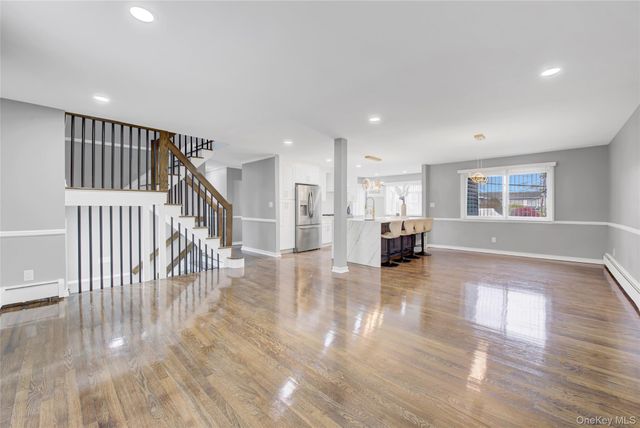 9 Sea Wall Lane, Bayville, NY 11709