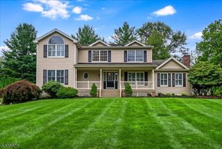 10 Glen Ridge Drive, Washington Twp., NJ 07853