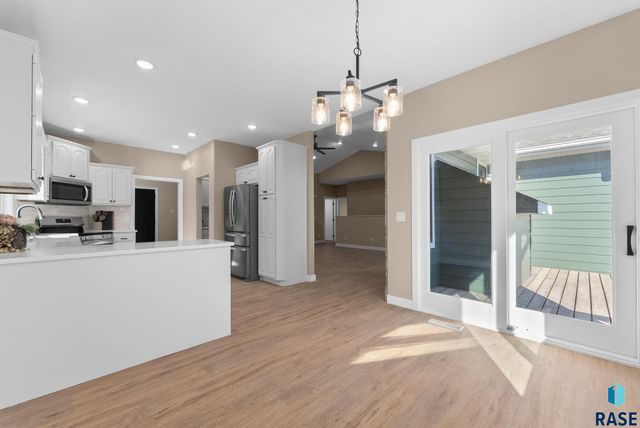 813 E Heatherwood Dr Drive, Brandon, SD 57005