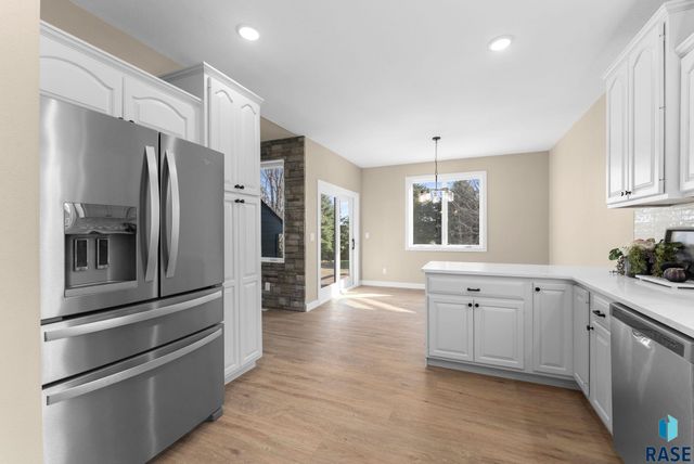 813 E Heatherwood Dr Drive, Brandon, SD 57005