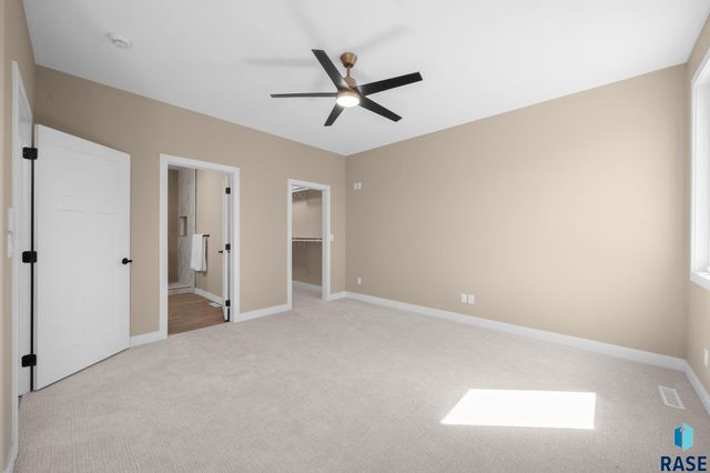 813 E Heatherwood Dr Drive, Brandon, SD 57005