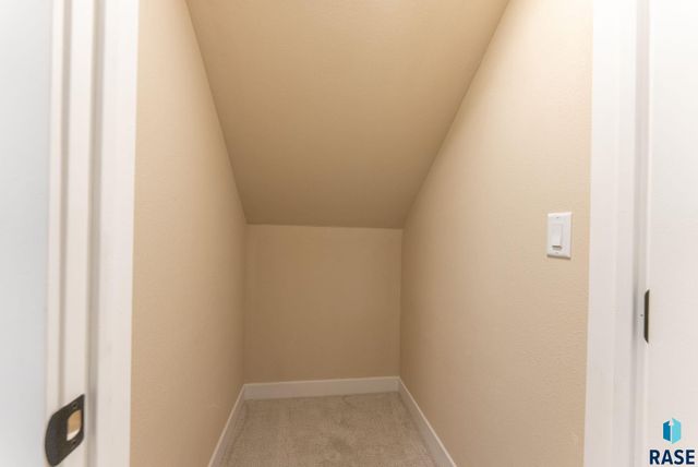 813 E Heatherwood Dr Drive, Brandon, SD 57005