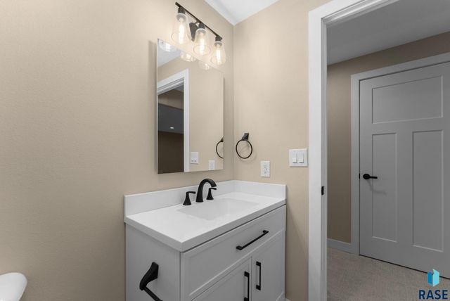 813 E Heatherwood Dr Drive, Brandon, SD 57005