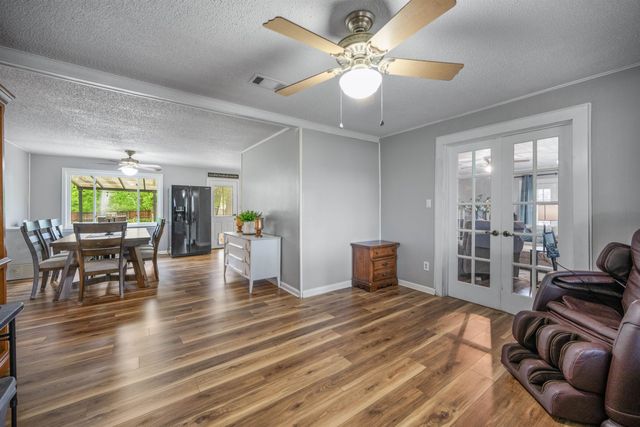 101 Bobolink Ln., Longview, TX 75603