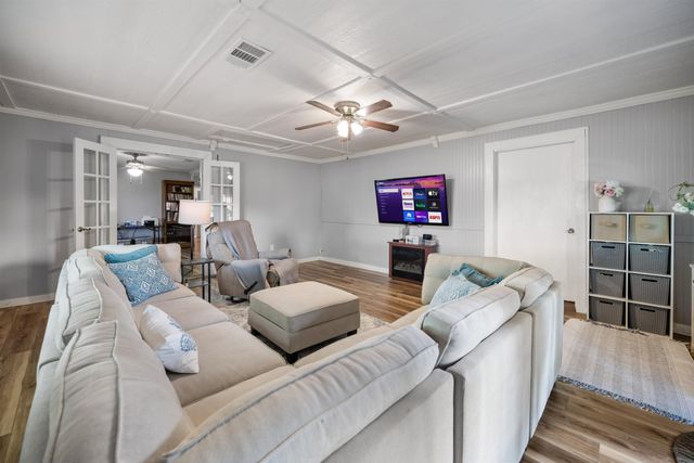 101 Bobolink Ln., Longview, TX 75603