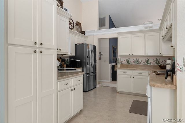 2460 W Pine Ridge Boulevard, Beverly Hills, FL 34465