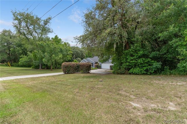 2460 W Pine Ridge Boulevard, Beverly Hills, FL 34465