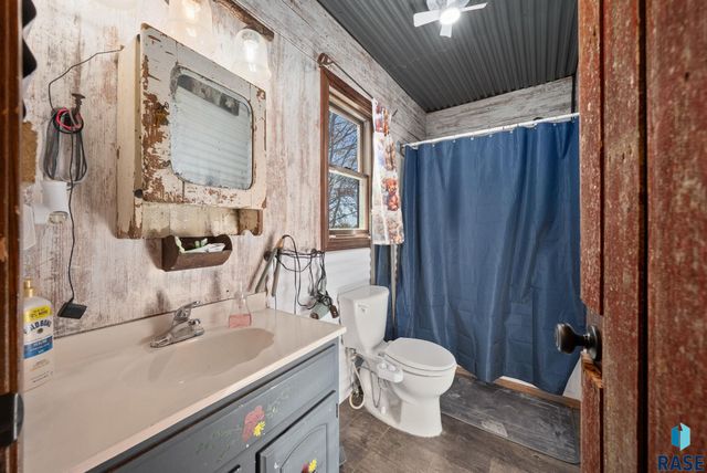 46338 278th St Street, Lennox, SD 57039