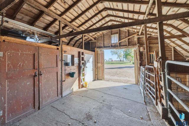 46338 278th St Street, Lennox, SD 57039