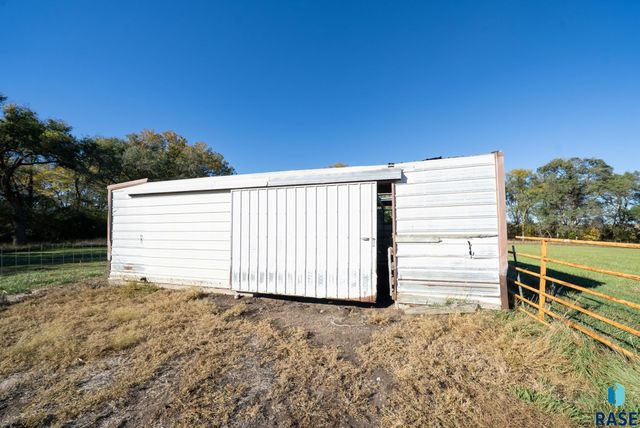 46338 278th St Street, Lennox, SD 57039