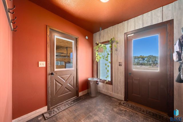 46338 278th St Street, Lennox, SD 57039