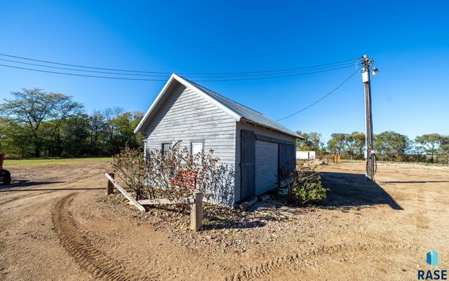 46338 278th St Street, Lennox, SD 57039