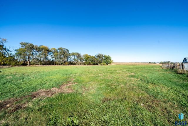 46338 278th St Street, Lennox, SD 57039