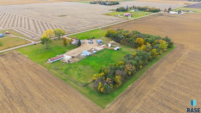 46338 278th St Street, Lennox, SD 57039