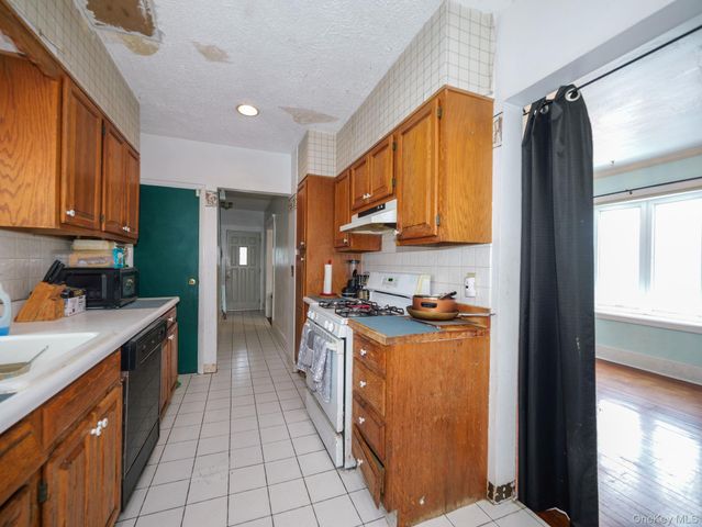 809 South Street, Newburgh, NY 12550