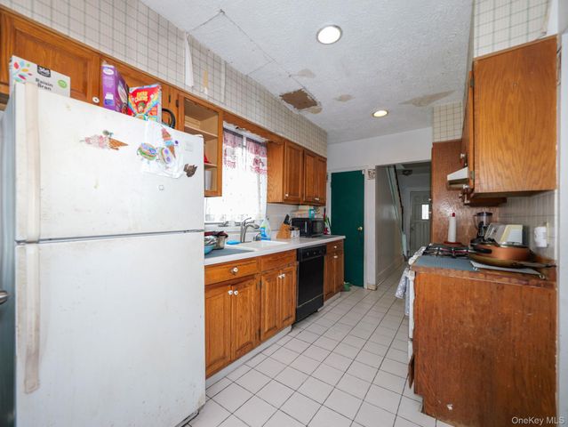 809 South Street, Newburgh, NY 12550