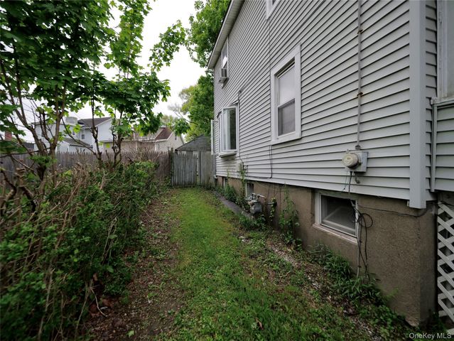 809 South Street, Newburgh, NY 12550