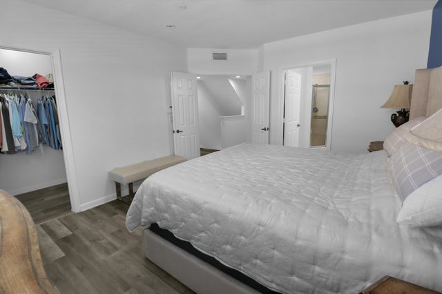 1033 NE 17th Way 1204, Fort Lauderdale, FL 33304
