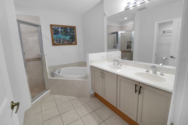 1033 NE 17th Way 1204, Fort Lauderdale, FL 33304