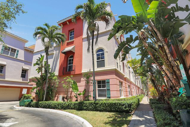 1033 NE 17th Way 1204, Fort Lauderdale, FL 33304