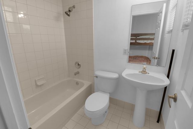 1033 NE 17th Way 1204, Fort Lauderdale, FL 33304
