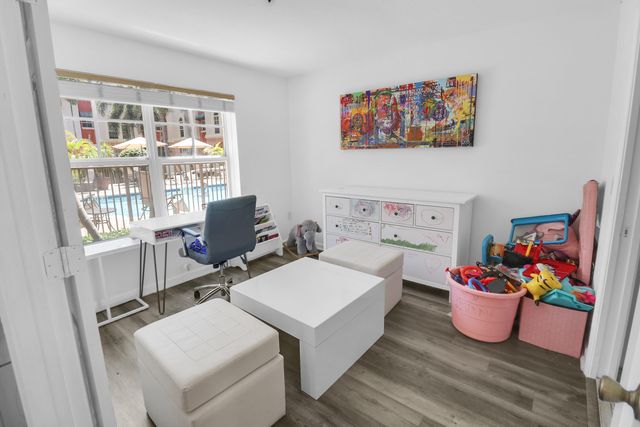 1033 NE 17th Way 1204, Fort Lauderdale, FL 33304