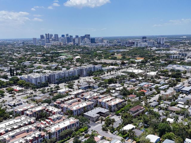 1033 NE 17th Way 1204, Fort Lauderdale, FL 33304