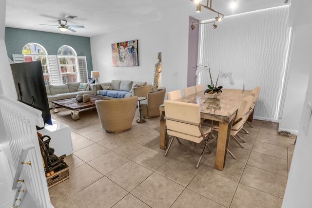 1033 NE 17th Way 1204, Fort Lauderdale, FL 33304