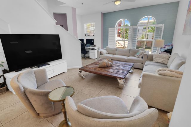 1033 NE 17th Way 1204, Fort Lauderdale, FL 33304