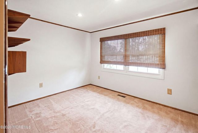 95 Idlebrook Lane, Aberdeen, NJ 07747