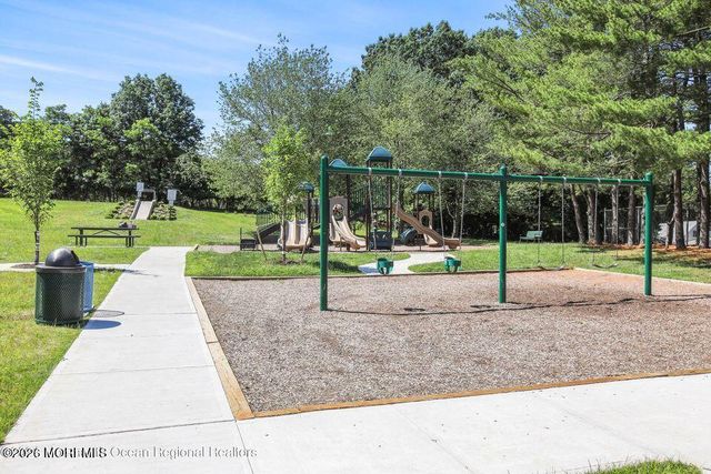 95 Idlebrook Lane, Aberdeen, NJ 07747