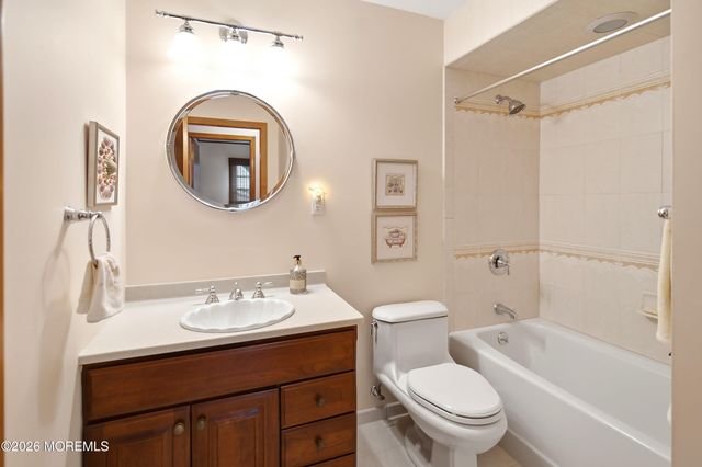 95 Idlebrook Lane, Aberdeen, NJ 07747