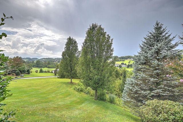 17 Cypress Ridge Court, Jonesborough, TN 37659