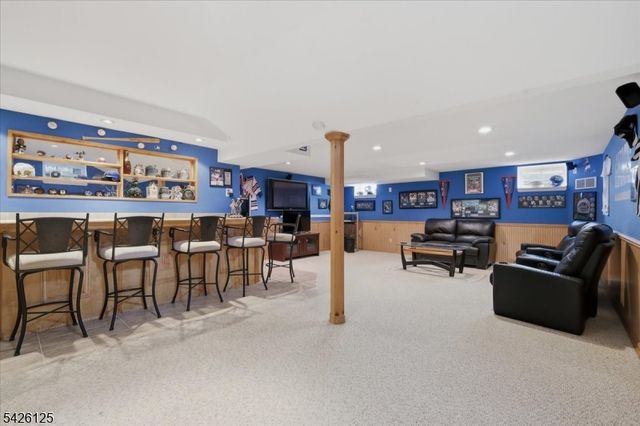 100 Distillery Rd, Readington Twp., NJ 08889