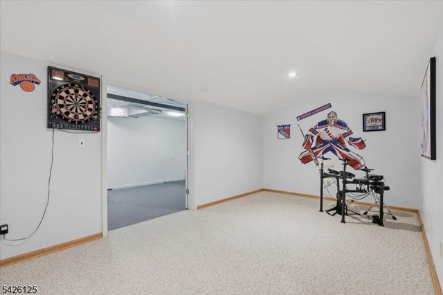 100 Distillery Rd, Readington Twp., NJ 08889