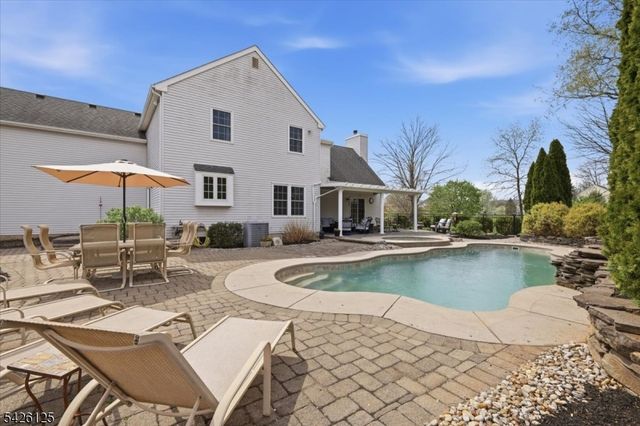 100 Distillery Rd, Readington Twp., NJ 08889