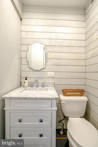 908 S FRONT ST, Philadelphia, PA 19147