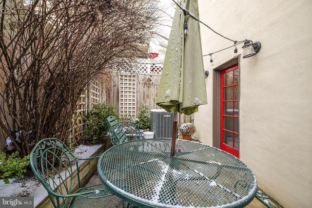 908 S FRONT ST, Philadelphia, PA 19147