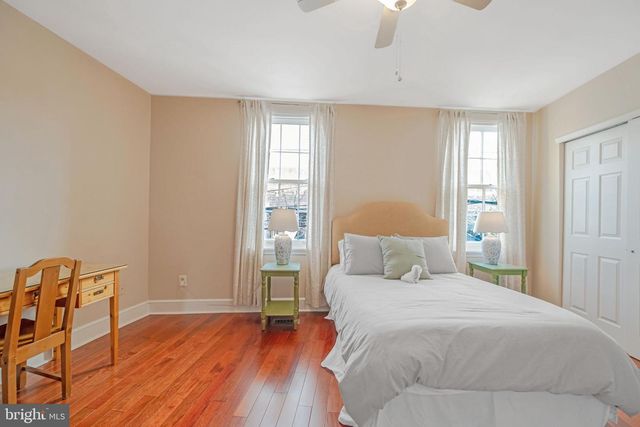 908 S FRONT ST, Philadelphia, PA 19147