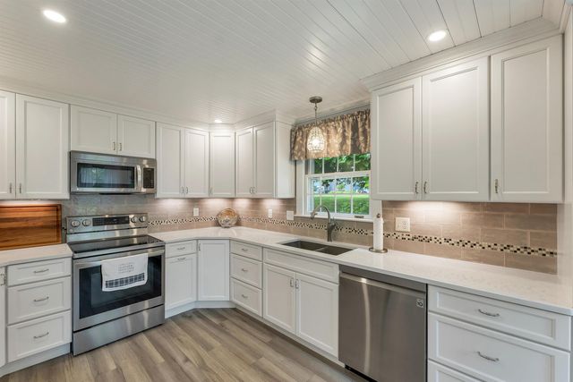 29 Hunt Avenue, Franklin, NH 03235