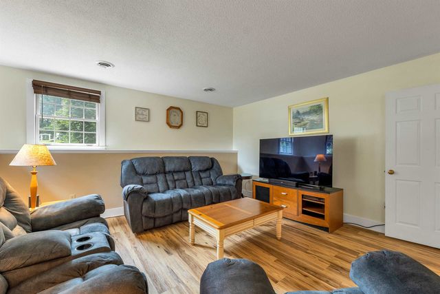 29 Hunt Avenue, Franklin, NH 03235