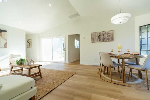 1057 Topsail Drive, Vallejo, CA 94591