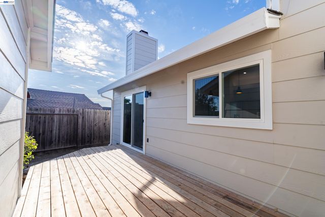 1057 Topsail Drive, Vallejo, CA 94591
