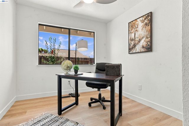 1057 Topsail Drive, Vallejo, CA 94591