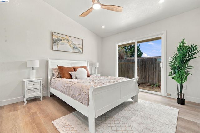 1057 Topsail Drive, Vallejo, CA 94591
