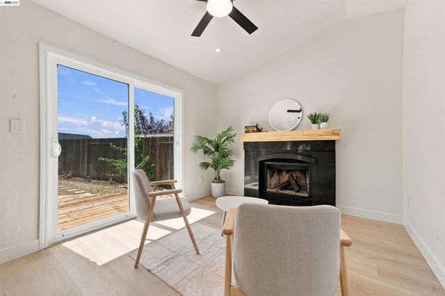 1057 Topsail Drive, Vallejo, CA 94591