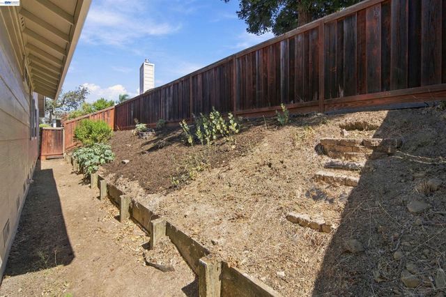 1057 Topsail Drive, Vallejo, CA 94591